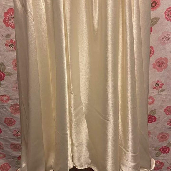 Vintage Wedding Dress - Picture 10 of 16